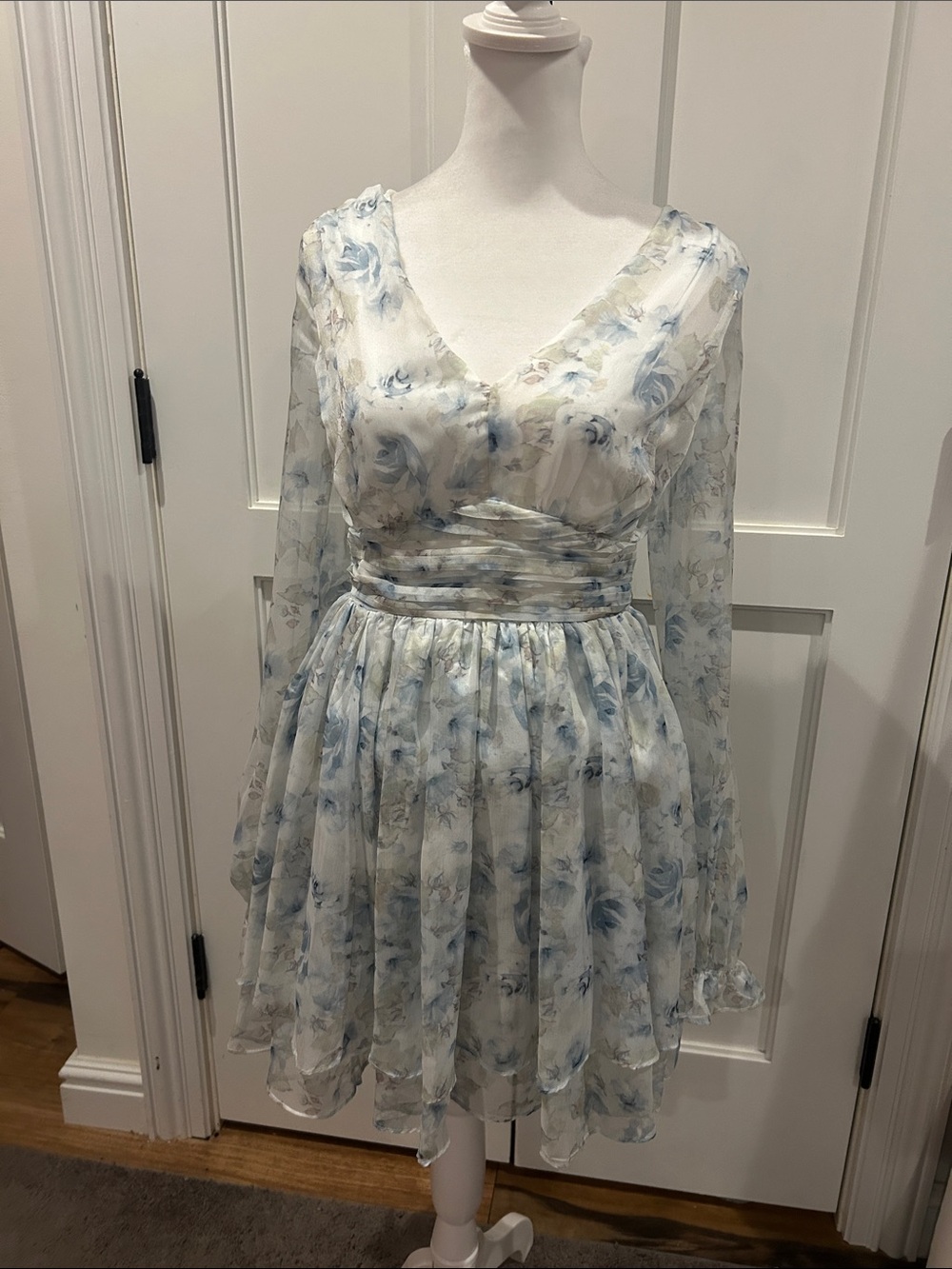 Francesca Collection V-Neck Chiffon Dress - Picture 2 of 5